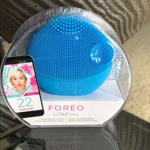 Foreo Luna, Facial cleansing brush.